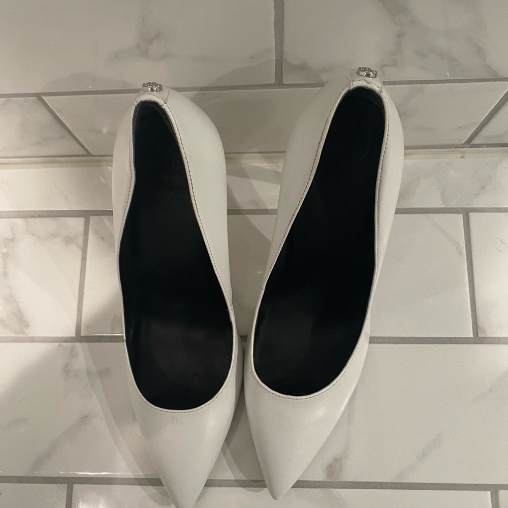White stiletto heels! - Picture 7 of 9